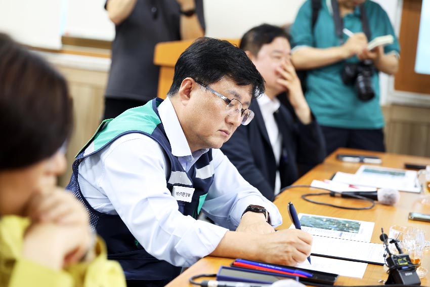47년 규제부터 송전탑·반도체 처리수까지…김성환 장관, 안성 현장 점검