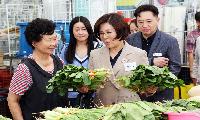 안성시, 추석 앞두고 전통시장 장보기